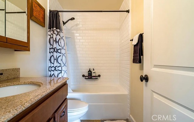 7101 Fallbrook Avenue, West Hills CA: https://media.crmls.org/medias/9212cdcd-7648-4528-af4a-daf374342478.jpg