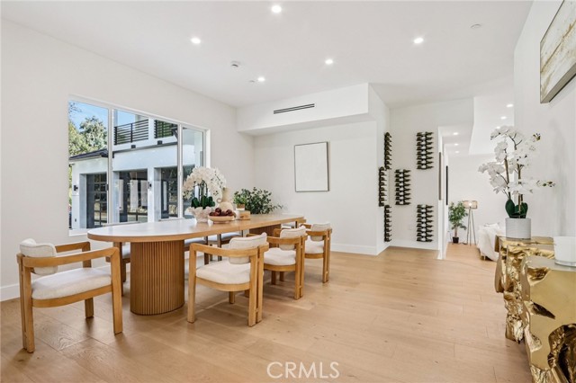 Detail Gallery Image 18 of 75 For 10511 Mary Bell Ave, Shadow Hills,  CA 91040 - 5 Beds | 5/1 Baths