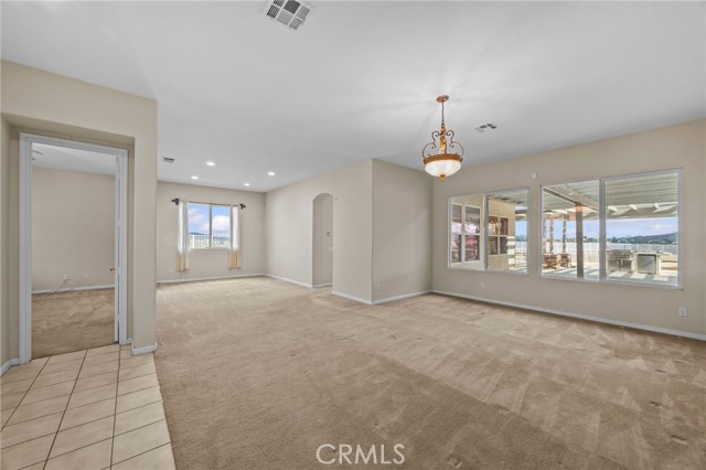 Detail Gallery Image 10 of 54 For 101 via De La Valle, Lake Elsinore,  CA 92532 - 4 Beds | 2/1 Baths