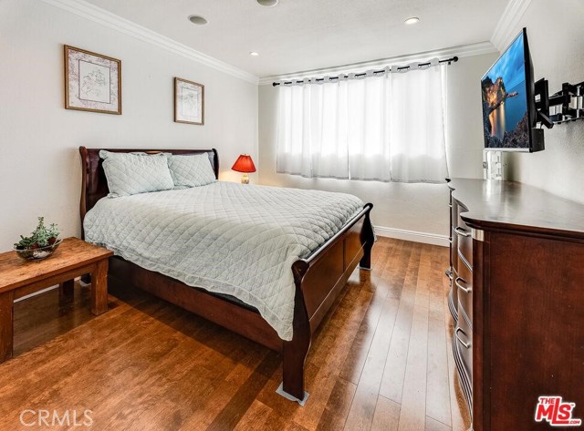 1 Bed Home for Sale in Encino, California