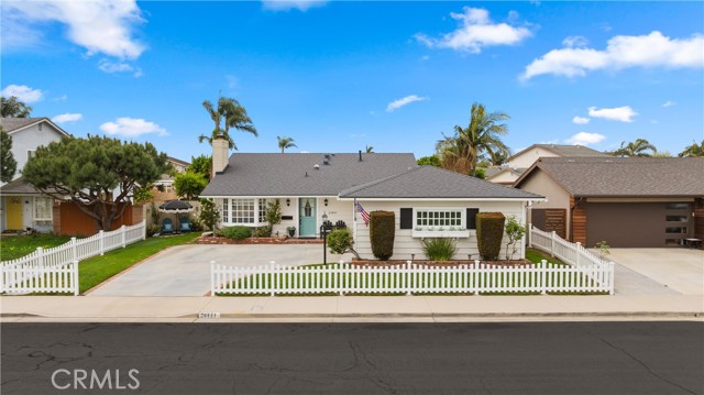 Detail Gallery Image 33 of 38 For 20851 Lancelot Ln, Huntington Beach,  CA 92646 - 4 Beds | 2 Baths