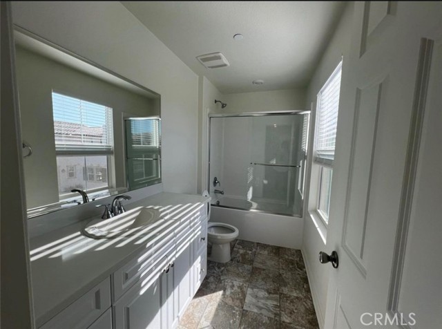 3990 E Catalina Street, Ontario CA: https://media.crmls.org/medias/9215001b-4464-4334-9593-51a12c2b9530.jpg