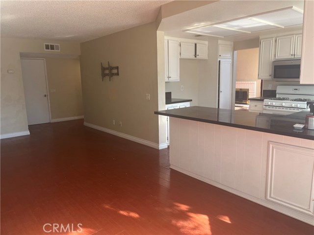 Detail Gallery Image 15 of 29 For 16502 Mango Way, Lake Elsinore,  CA 92530 - 3 Beds | 3 Baths