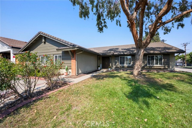 Detail Gallery Image 3 of 44 For 1704 Mulberry Ave, Upland,  CA 91784 - 4 Beds | 2 Baths