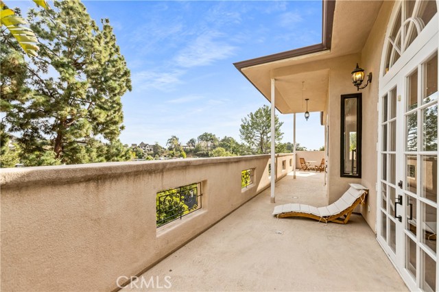 6075 Rodgerton Drive, Los Angeles, California 90068, 4 Bedrooms Bedrooms, ,5 BathroomsBathrooms,Single Family Residence,For Sale,Rodgerton,DW24050047