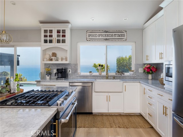 Detail Gallery Image 10 of 58 For 3504 Hightide Dr, Rancho Palos Verdes,  CA 90275 - 4 Beds | 3 Baths