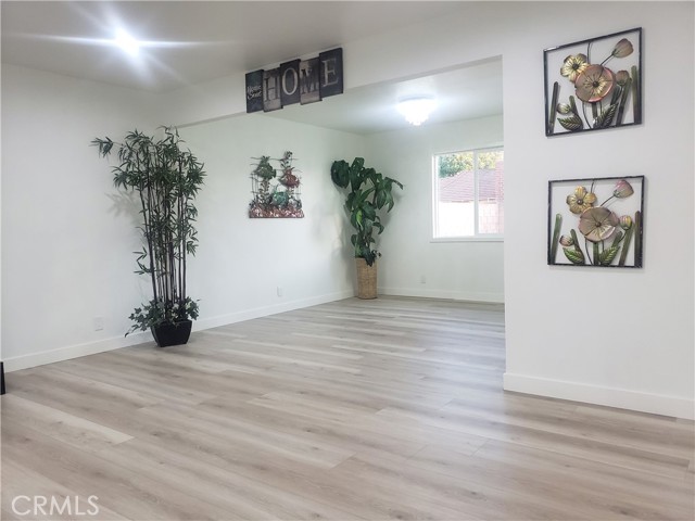 Detail Gallery Image 10 of 32 For 2758 W Stocton, Anaheim,  CA 92801 - 4 Beds | 3 Baths