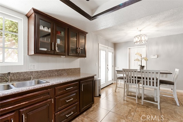 Detail Gallery Image 9 of 21 For 1061 Tepee Ln, Perris,  CA 92570 - 3 Beds | 2 Baths