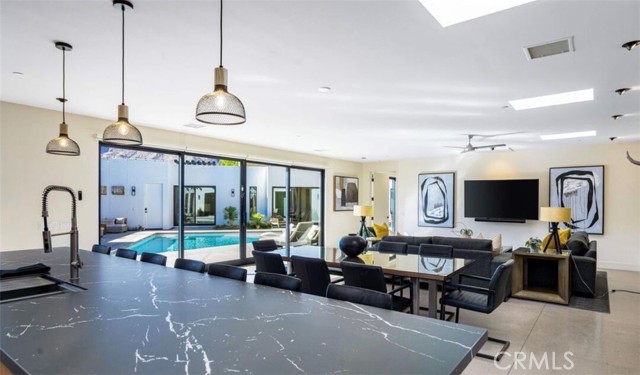 400 W Santa Catalina, Palm Springs, CA 92262