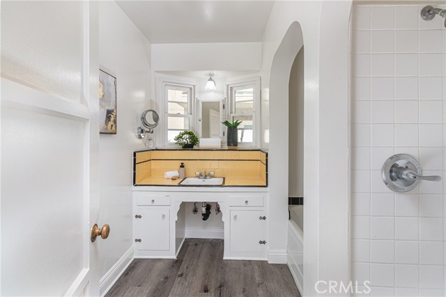 Detail Gallery Image 16 of 32 For 121 N Myers, Burbank,  CA 91506 - 4 Beds | 2 Baths