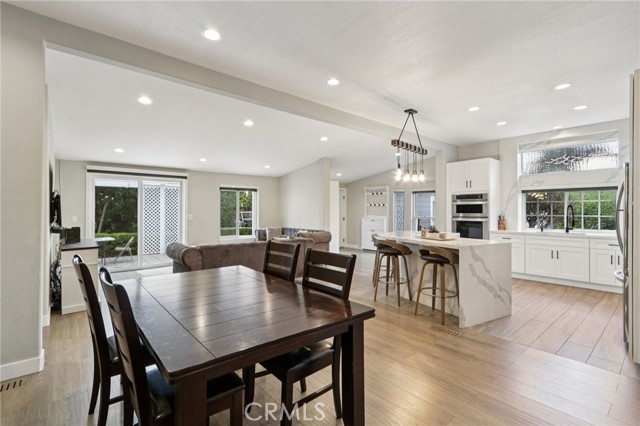 Detail Gallery Image 7 of 75 For 18320 Ingomar St, Reseda,  CA 91335 - – Beds | – Baths