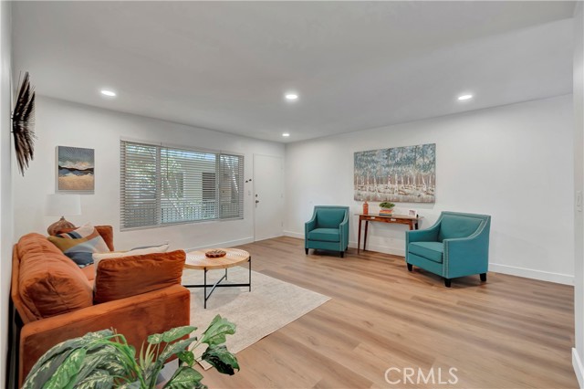 Detail Gallery Image 2 of 27 For 444 Obispo Ave #201,  Long Beach,  CA 90814 - 1 Beds | 1 Baths