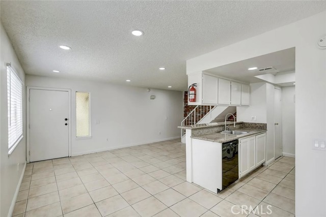 Detail Gallery Image 4 of 6 For 3521 Rainbow Ln, San Bernardino,  CA 92346 - 2 Beds | 1 Baths