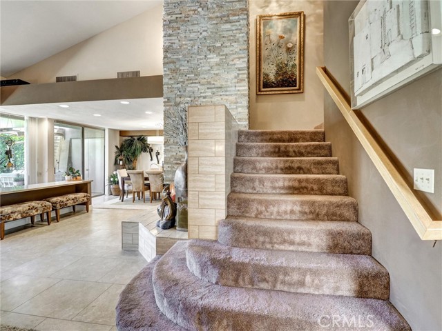 208 Kavenish S Drive, Rancho Mirage CA: https://media.crmls.org/medias/921b1038-24f9-4f94-a48c-ba3d233f00fa.jpg