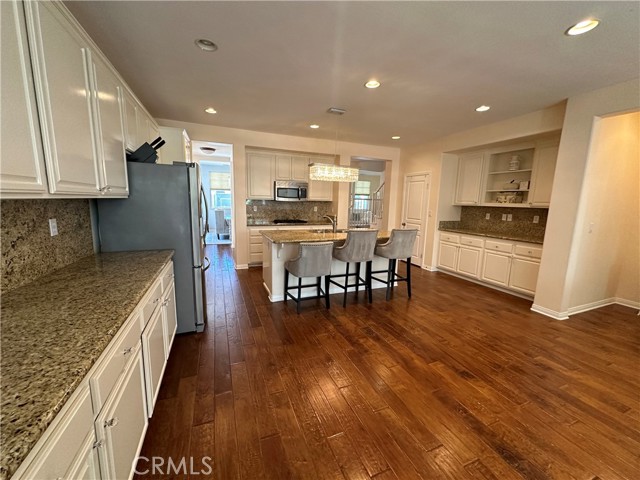 Detail Gallery Image 11 of 33 For 224 Silver Oak Dr, Paso Robles,  CA 93446 - 4 Beds | 2/1 Baths