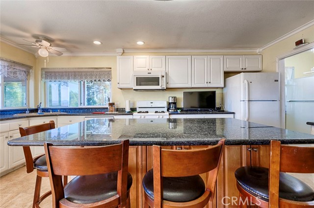 Detail Gallery Image 13 of 44 For 18526 Mariposa Creek Rd, Willits,  CA 95490 - 3 Beds | 2/1 Baths