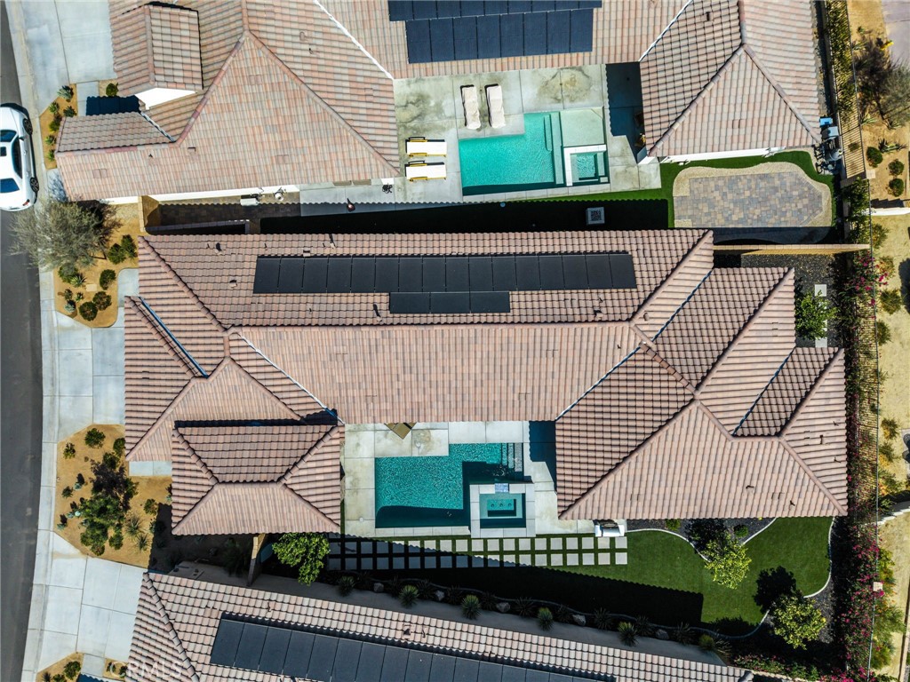 https://media.crmls.org/medias/921c1a01-4cf5-43a2-86d8-3a5077eb736e.jpg?preset=X-Large
