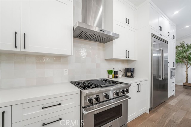 4706 Katherine Avenue, Sherman Oaks CA: https://media.crmls.org/medias/921d6ad1-4d2a-4e87-baa2-5b6e5c19dabc.jpg
