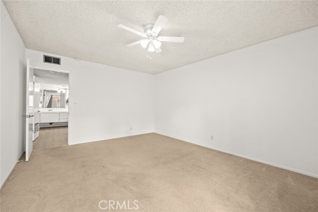 1127 E Del Mar Boulevard, Pasadena CA: https://media.crmls.org/medias/921da6a5-633d-4544-8401-cf6da76885f2.jpg