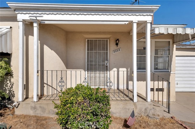 6252 Camellia Avenue, North Hollywood CA: https://media.crmls.org/medias/921e24cc-1779-4358-b883-5f4c20ef1caa.jpg