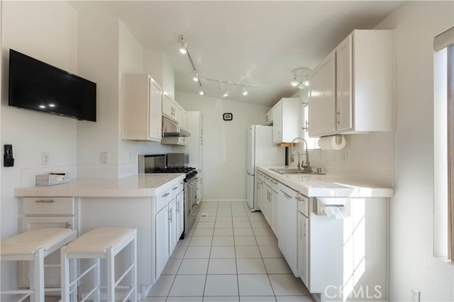 19934 Judy Lane, Apple Valley CA: https://media.crmls.org/medias/921e7690-f92b-462e-987c-c4b42dfda566.jpg