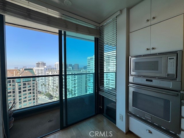10490 Wilshire Boulevard, Los Angeles CA: https://media.crmls.org/medias/921fec25-737f-4f2f-b704-629736f60720.jpg