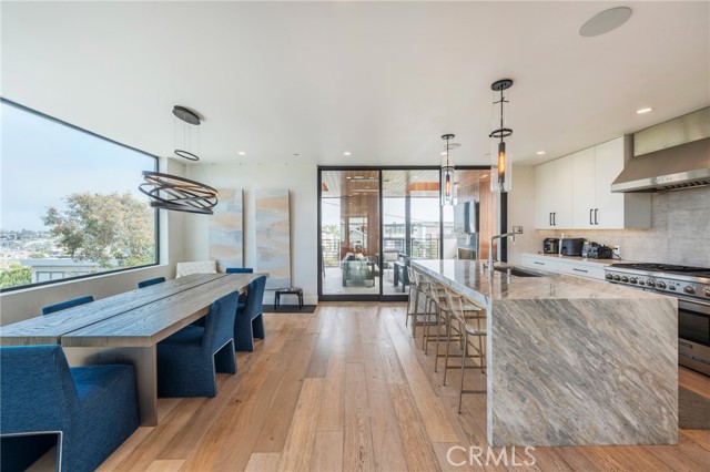 Detail Gallery Image 1 of 37 For 468 30th St, Manhattan Beach,  CA 90266 - 5 Beds | 5/1 Baths