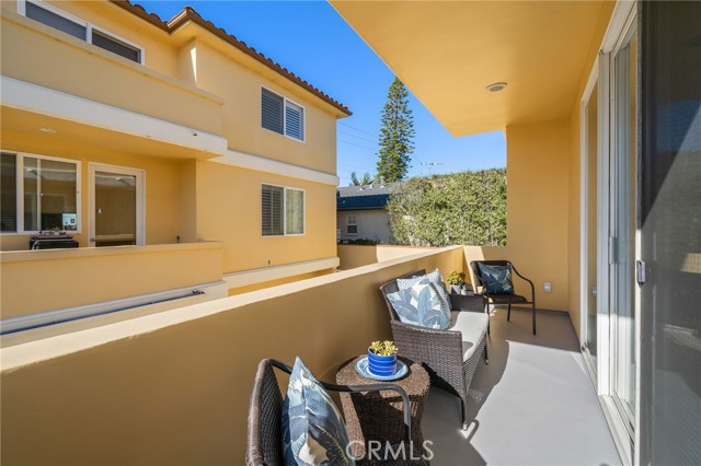 Detail Gallery Image 11 of 60 For 204 N Prospect #B,  Redondo Beach,  CA 90277 - 4 Beds | 3 Baths