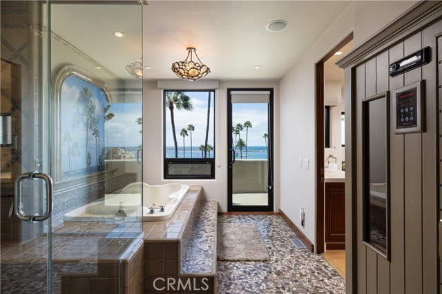Detail Gallery Image 17 of 39 For 2901 Ocean Bld, Corona Del Mar,  CA 92625 - 4 Beds | 4/3 Baths