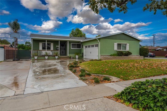 1501 W Baker Avenue, Fullerton CA: https://media.crmls.org/medias/92209453-01cb-4559-a185-6c143246f8ba.jpg