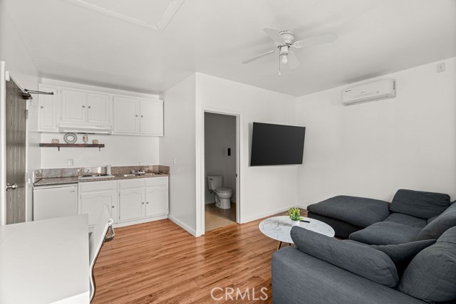 Detail Gallery Image 13 of 18 For 153 S La Peer Dr, Los Angeles,  CA 90048 - 3 Beds | 3 Baths