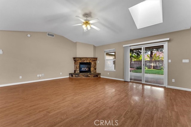 Detail Gallery Image 12 of 52 For 225 Crater Lake Dr, Chico,  CA 95973 - 4 Beds | 3 Baths