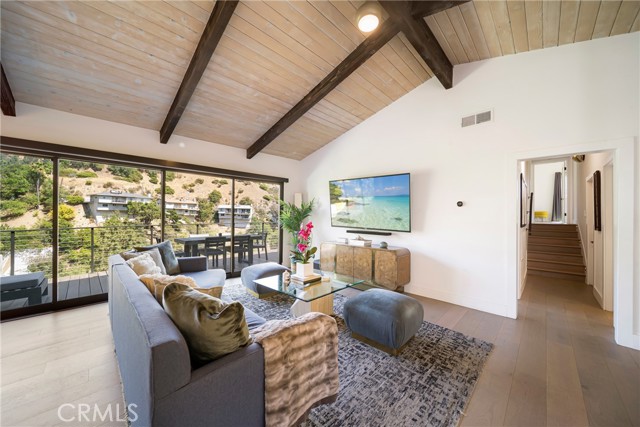 2522 Zorada Drive, Los Angeles CA: https://media.crmls.org/medias/9221c270-6006-4f9a-a727-f0476c783cab.jpg