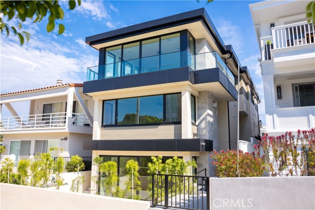 Detail Gallery Image 55 of 56 For 404 16th St, Manhattan Beach,  CA 90266 - 5 Beds | 5/2 Baths