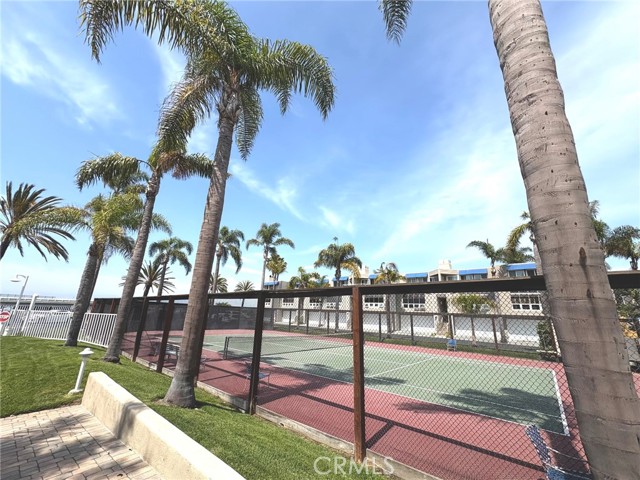 Detail Gallery Image 4 of 21 For 3381 Bandit Cir, Huntington Beach,  CA 92649 - 3 Beds | 3 Baths
