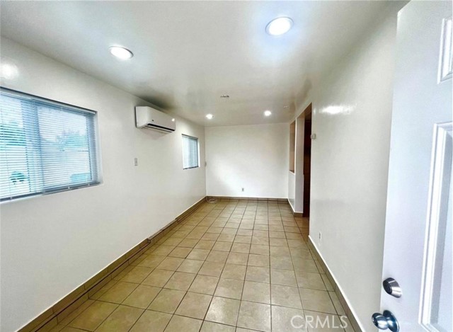 Image 6 of 17 For 2657 Monroe  