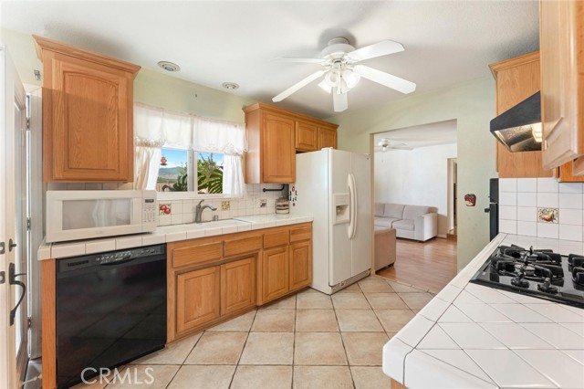 Detail Gallery Image 11 of 33 For 41590 Lori, Hemet,  CA 92544 - 3 Beds | 2 Baths