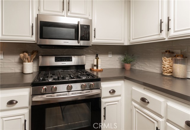 Detail Gallery Image 13 of 37 For 12775 Sundown Rd, Victorville,  CA 92392 - 3 Beds | 2/1 Baths