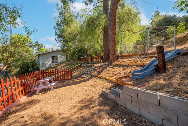 9530 Wheatland Avenue, Shadow Hills CA: https://media.crmls.org/medias/9222d67b-3d61-4b6b-a446-d207e5f506b2.jpg