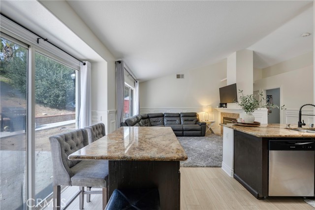 Detail Gallery Image 18 of 43 For 32009 Bourges, Lake Elsinore,  CA 92530 - 3 Beds | 2 Baths