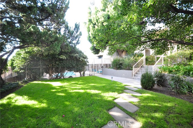 Detail Gallery Image 2 of 22 For 1200 W Huntington Dr #17,  Arcadia,  CA 91007 - 2 Beds | 2 Baths