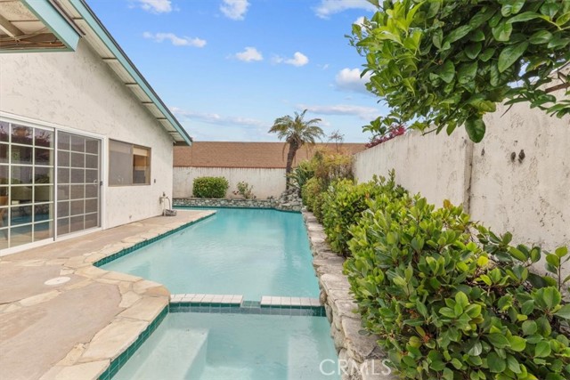 3521 Fern Circle, Seal Beach CA: https://media.crmls.org/medias/922439fb-1799-449a-9b1a-f09b957d6f32.jpg