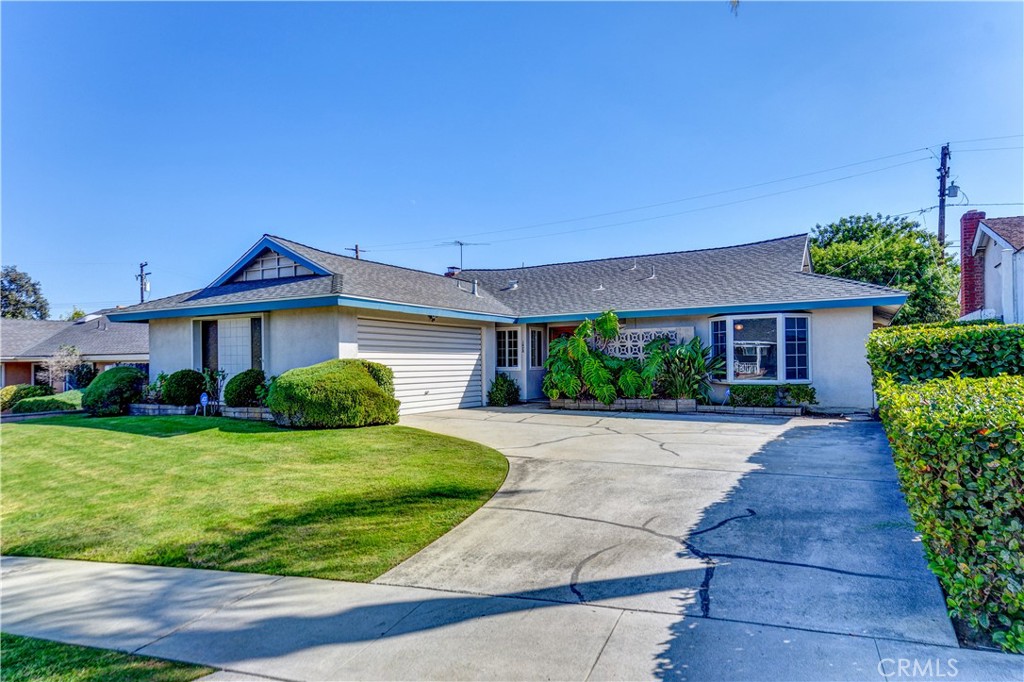 1620 W El Portal Drive