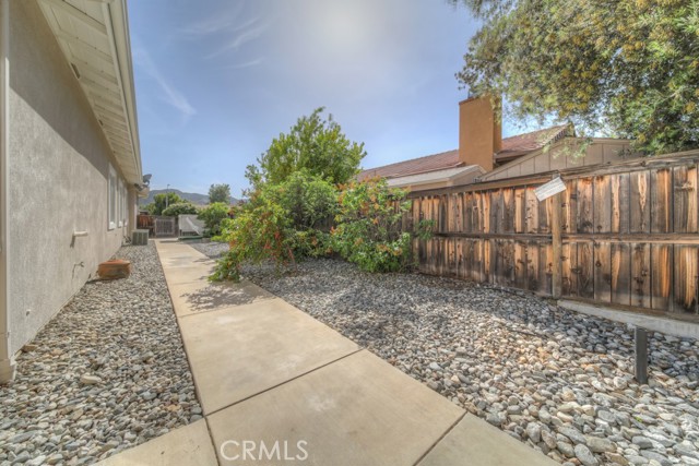 42133 Wagon Wheel Lane, Murrieta CA: https://media.crmls.org/medias/9224df33-d41c-43cf-9b40-d290bd68f07f.jpg