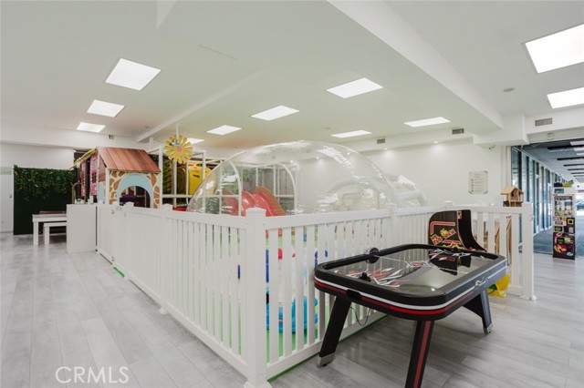  Commercial for Sale in Van Nuys, California