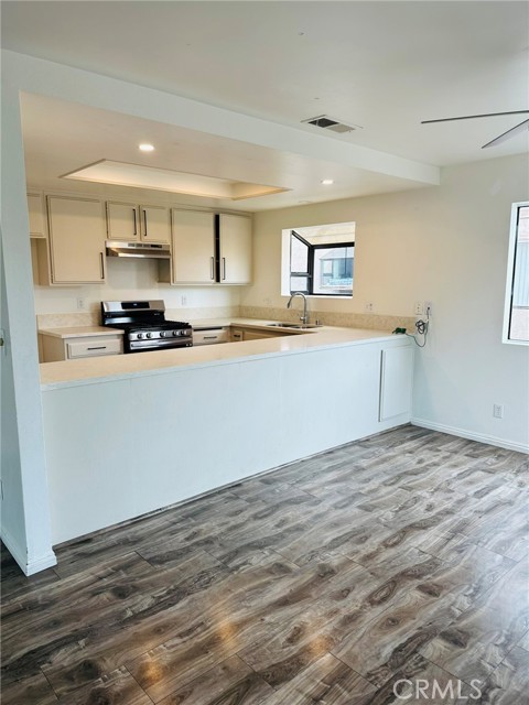 Detail Gallery Image 8 of 18 For 850 W 157th #6,  Gardena,  CA 90247 - 2 Beds | 2/1 Baths