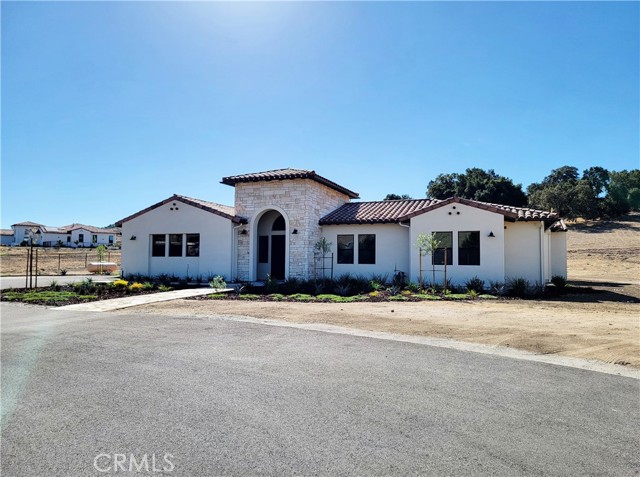 Detail Gallery Image 2 of 50 For 8716 San Rafael Rd, Atascadero,  CA 93422 - 4 Beds | 3/1 Baths