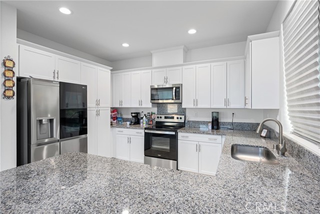Detail Gallery Image 17 of 31 For 4248 Vermilion Ct, Riverside,  CA 92505 - 4 Beds | 2/1 Baths