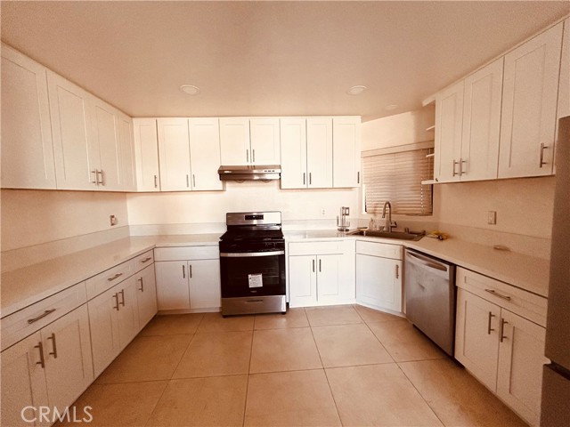 Detail Gallery Image 8 of 22 For 18 Town and Country Rd #34,  Pomona,  CA 91766 - 3 Beds | 2 Baths