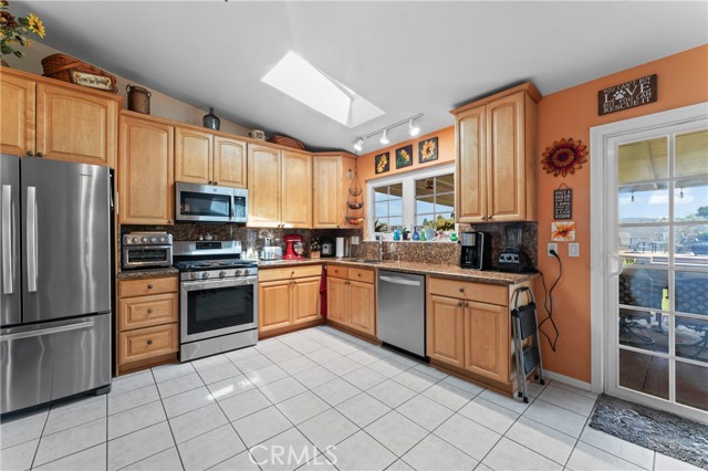 14376 Dartmouth Circle, Moorpark CA: https://media.crmls.org/medias/922725d7-cd6b-4b19-b728-f3d60f39ab66.jpg